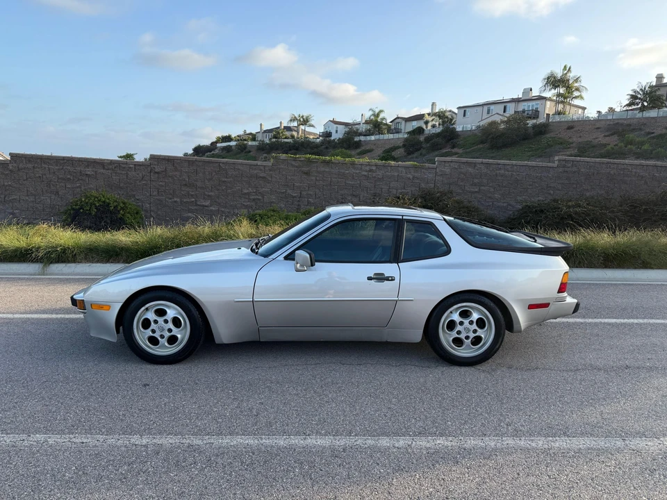 1988 Porsche 944 - Image 2 of 31