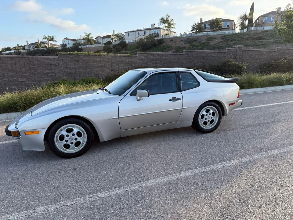 1988 Porsche 944 - Image 4 of 31