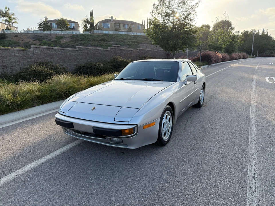 1988 Porsche 944 - Image 6 of 31