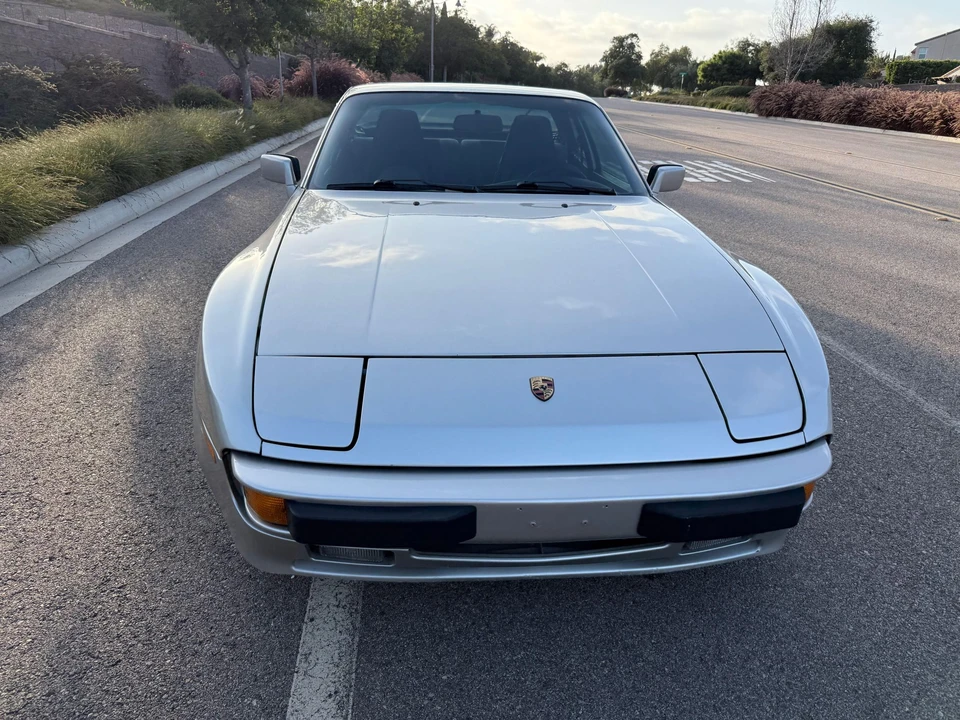 1988 Porsche 944 - Image 15 of 31