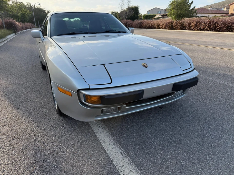 1988 Porsche 944 - Image 18 of 31