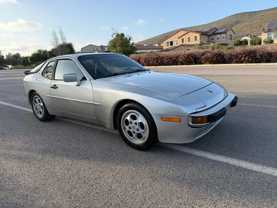 1988 Porsche 944 - Image 21 of 31