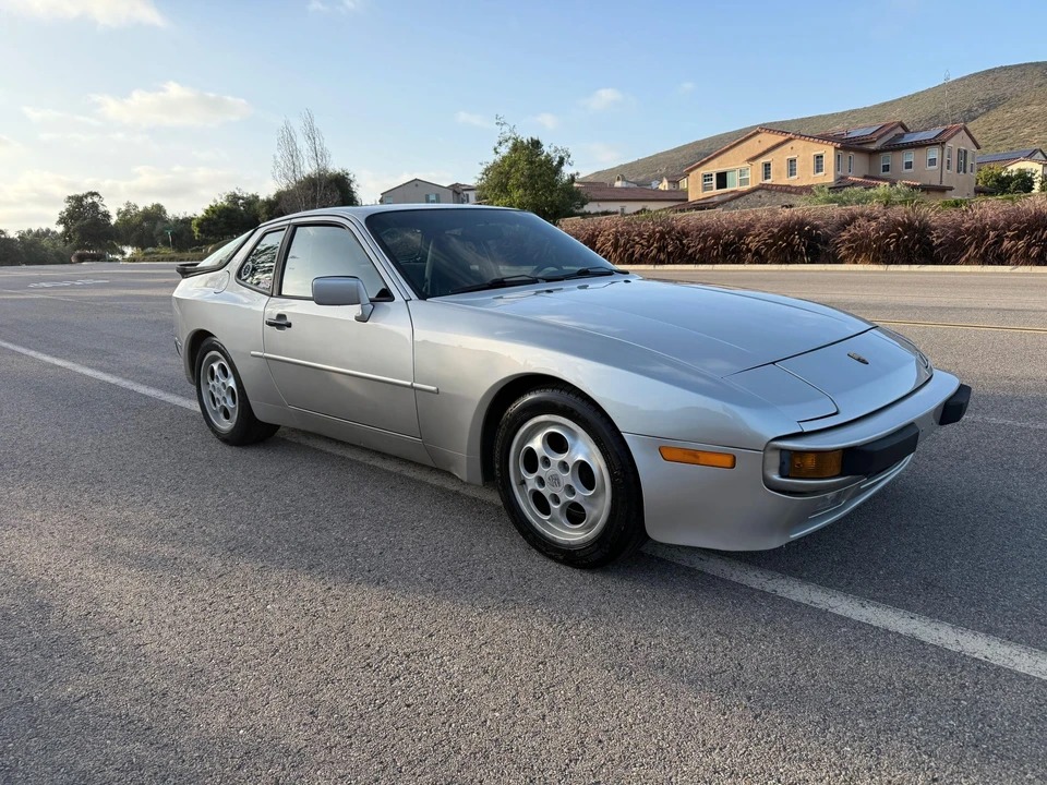 1988 Porsche 944 - Image 22 of 31