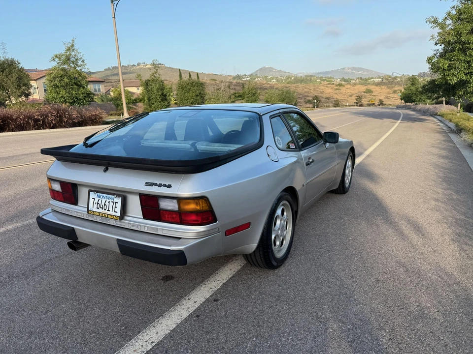 1988 Porsche 944 - Image 25 of 31