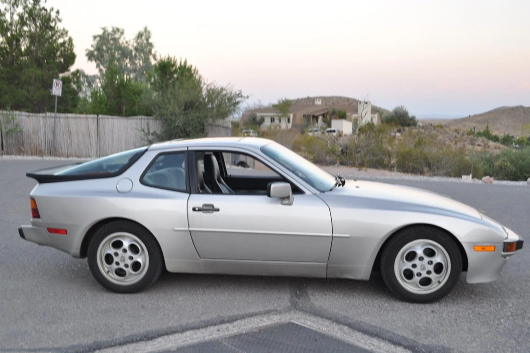 1988 Porsche 944 - Image 8 of 31