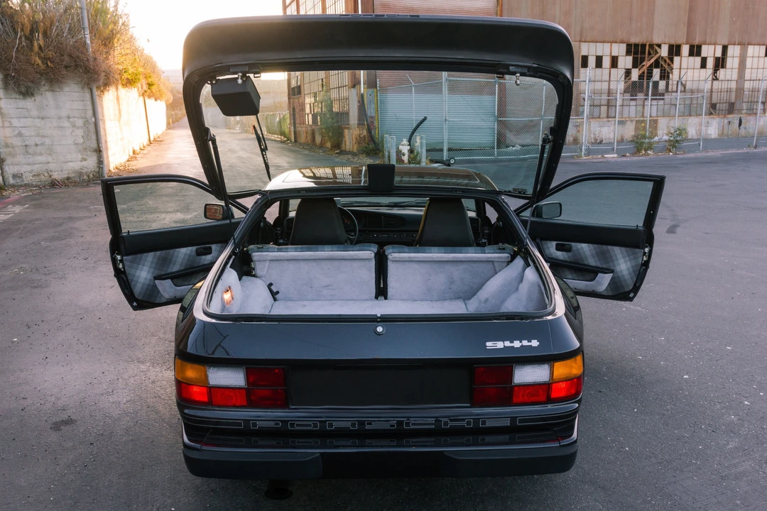 1988 Porsche 944 - Image 9 of 31