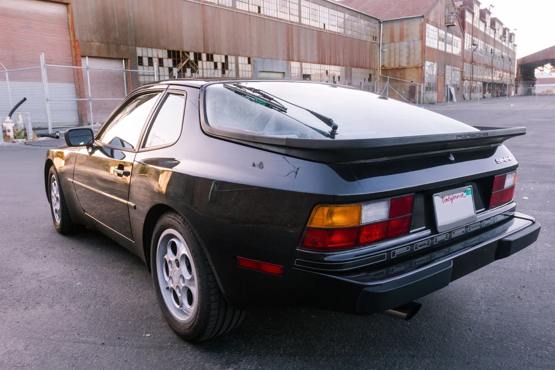 1988 Porsche 944 - Image 6 of 31