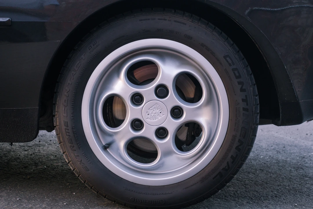 1988 Porsche 944 - Image 24 of 31