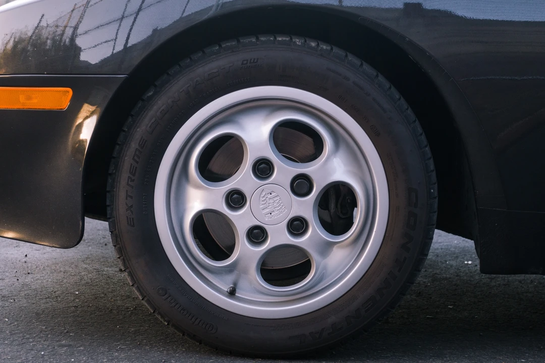 1988 Porsche 944 - Image 23 of 31