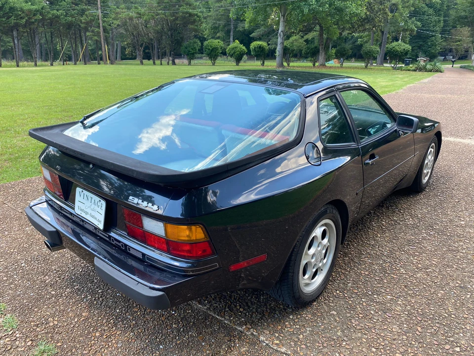 1988 Porsche 944 - Image 8 of 31