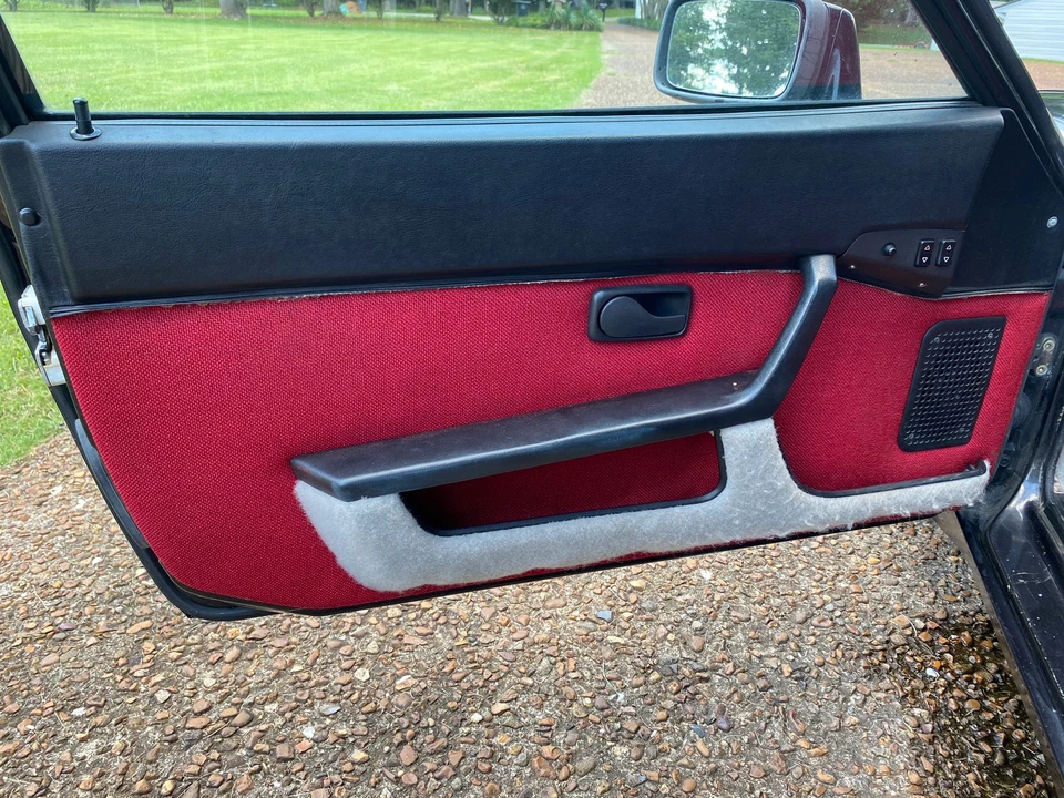 1988 Porsche 944 - Image 25 of 31