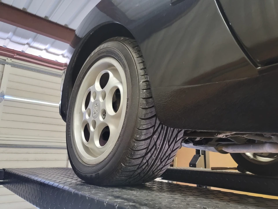 1988 Porsche 944 - Image 17 of 31