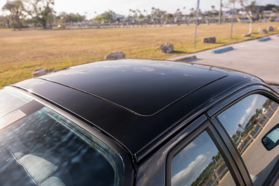 1988 Porsche 944 - Image 26 of 31