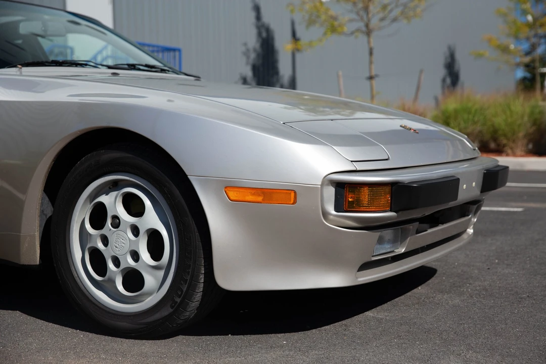 1988 Porsche 944 - Image 10 of 31