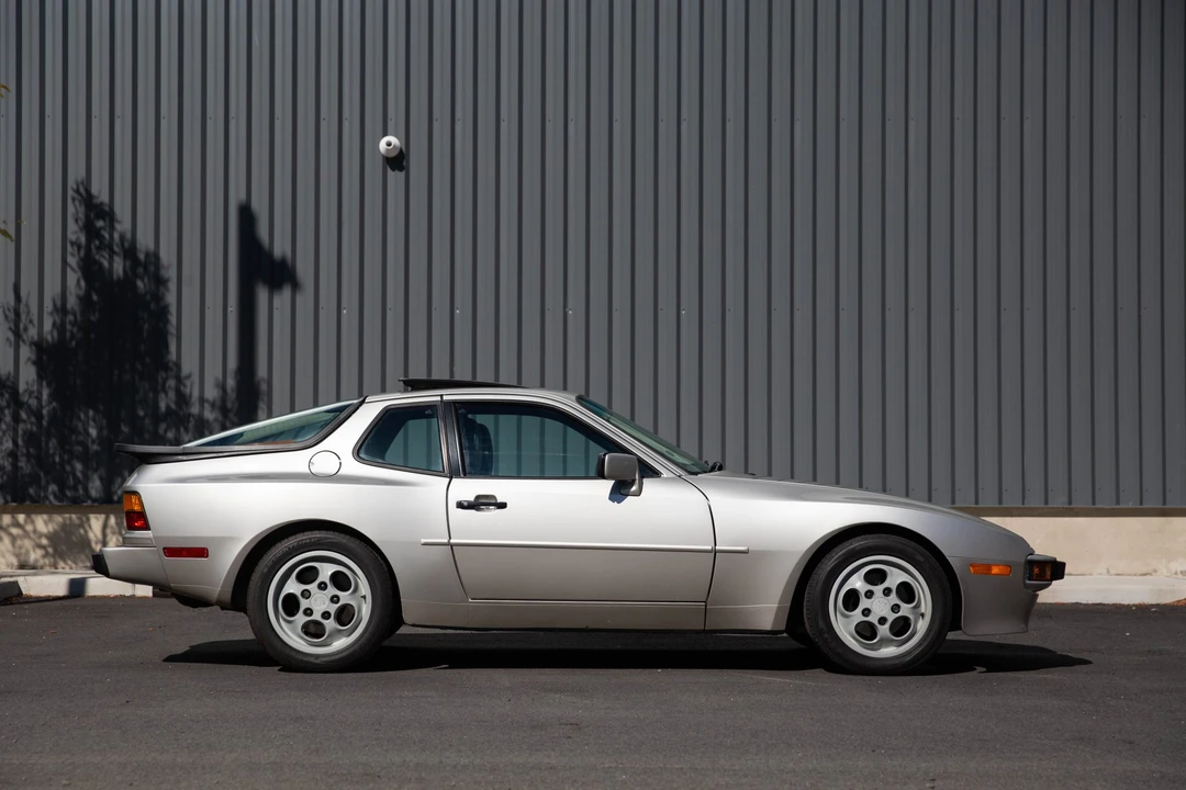 1988 Porsche 944 - Image 7 of 31