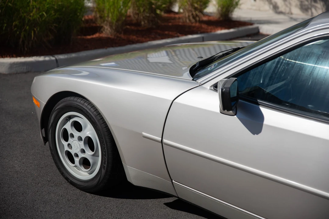 1988 Porsche 944 - Image 13 of 31