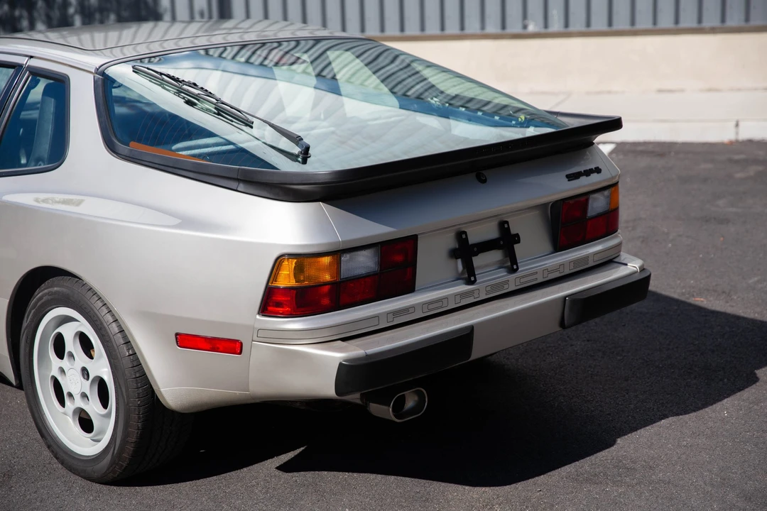 1988 Porsche 944 - Image 17 of 31