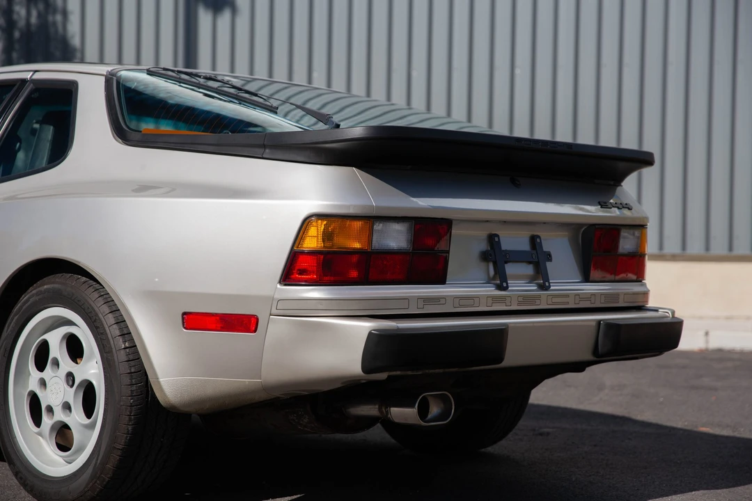 1988 Porsche 944 - Image 18 of 31