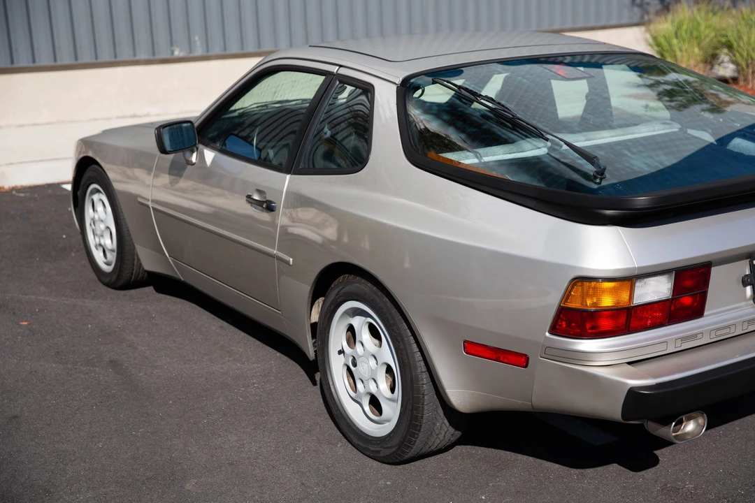 1988 Porsche 944 - Image 16 of 31