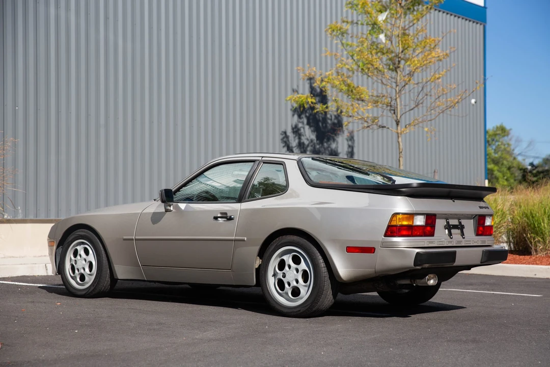 1988 Porsche 944 - Image 5 of 31
