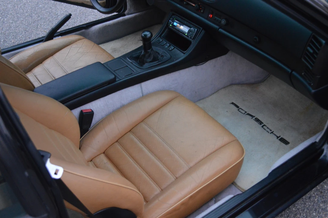 1988 Porsche 944 - Image 29 of 31