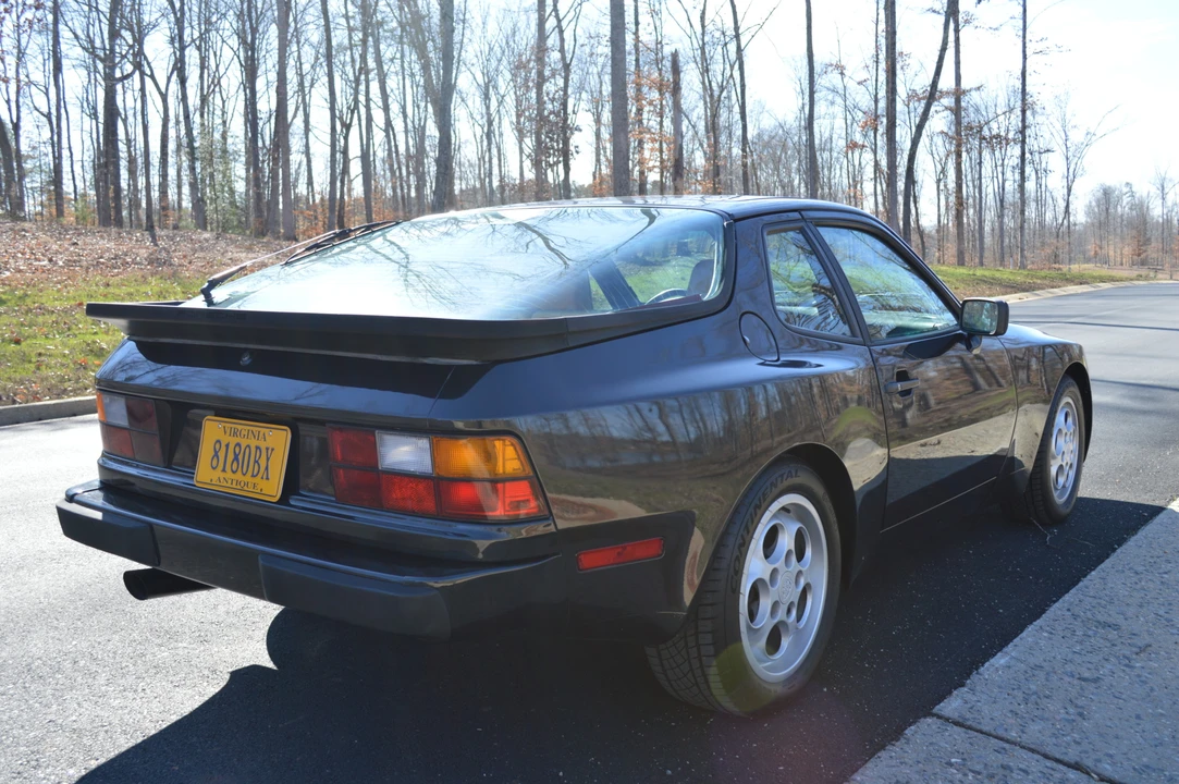 1988 Porsche 944 - Image 9 of 31
