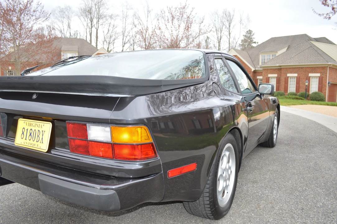 1988 Porsche 944 - Image 10 of 31