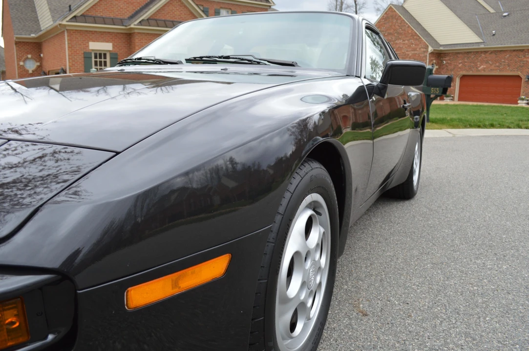 1988 Porsche 944 - Image 15 of 31