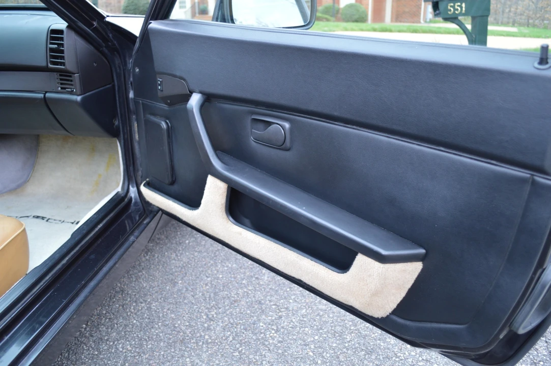 1988 Porsche 944 - Image 27 of 31