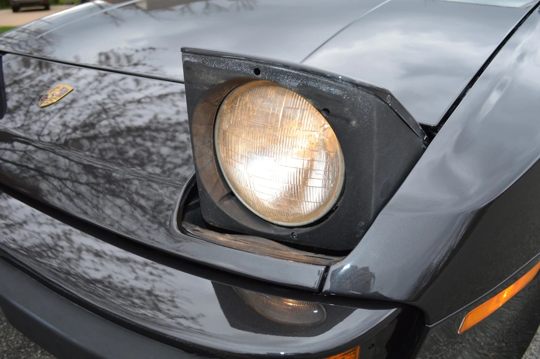1988 Porsche 944 - Image 21 of 31