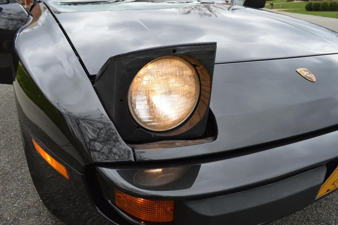 1988 Porsche 944 - Image 22 of 31