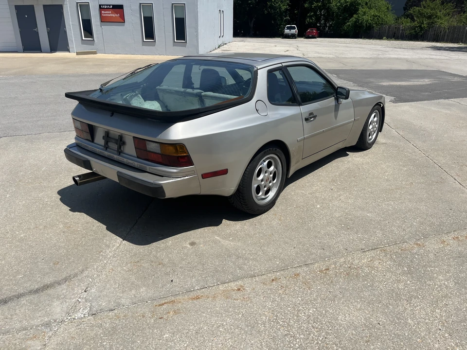 1988 Porsche 944 S - Image 7 of 31