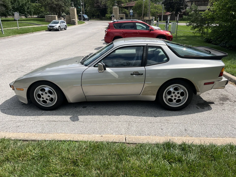 1988 Porsche 944 S - Image 11 of 31