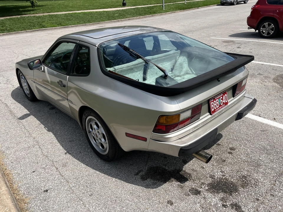 1988 Porsche 944 S - Image 13 of 31