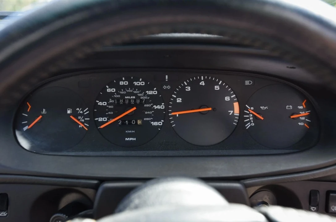 1988 Porsche 944 - Image 25 of 31