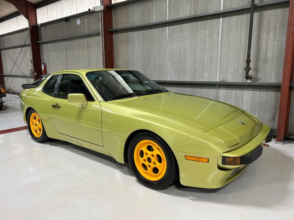 1988 Porsche 944 - Image 8 of 16