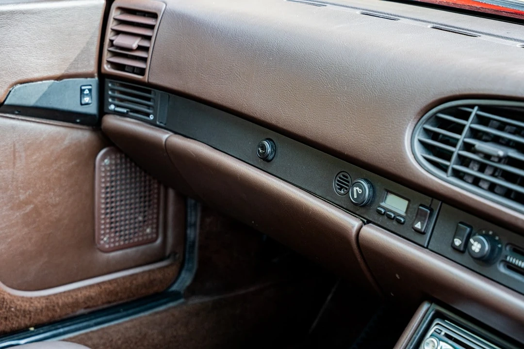 1988 Porsche 944 S - Image 24 of 31