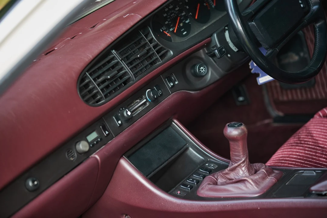 1988 Porsche 944 S - Image 17 of 30