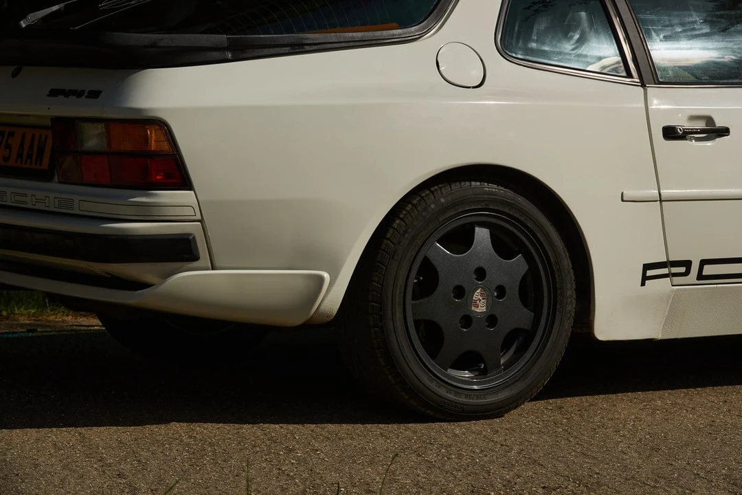 1988 Porsche 944 S - Image 13 of 30