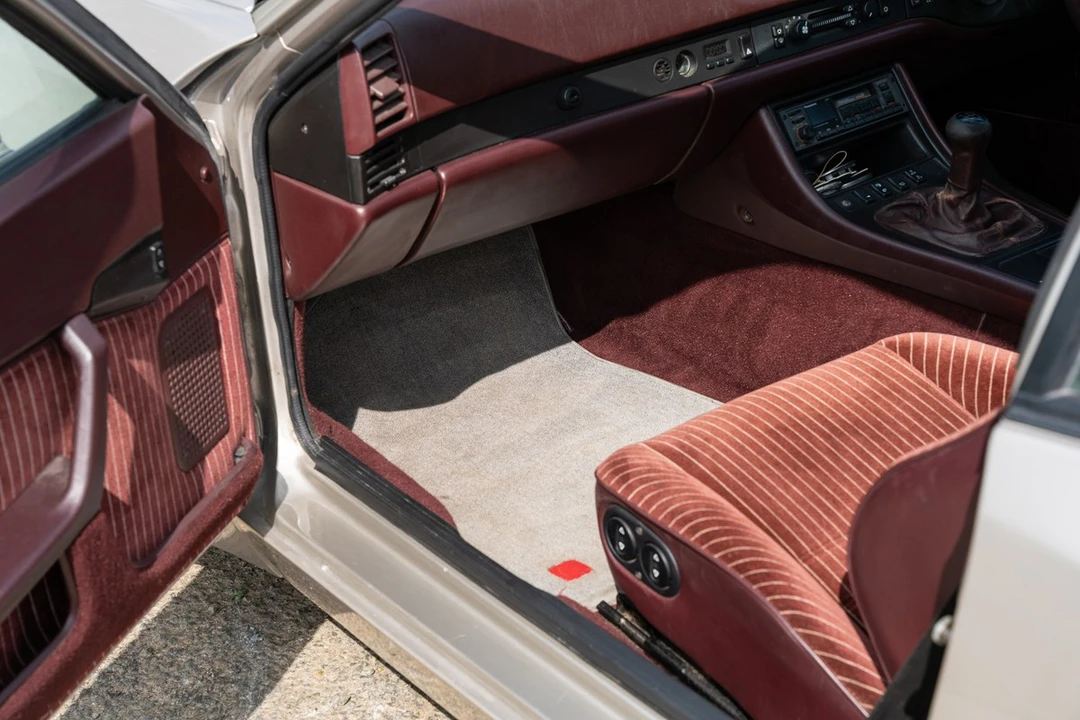 1988 Porsche 944 Turbo - Image 24 of 30