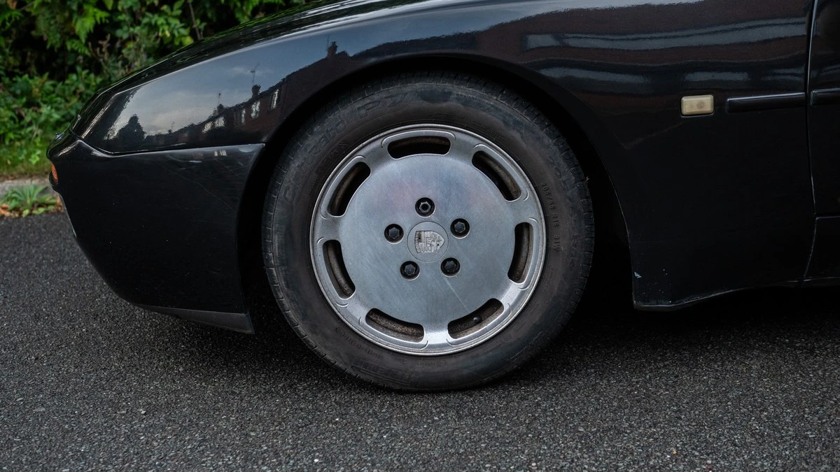 1988 Porsche 944 Turbo - Image 10 of 30