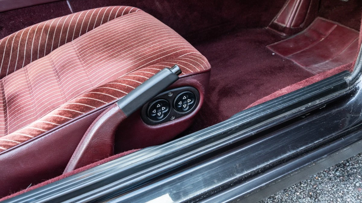 1988 Porsche 944 Turbo - Image 22 of 30