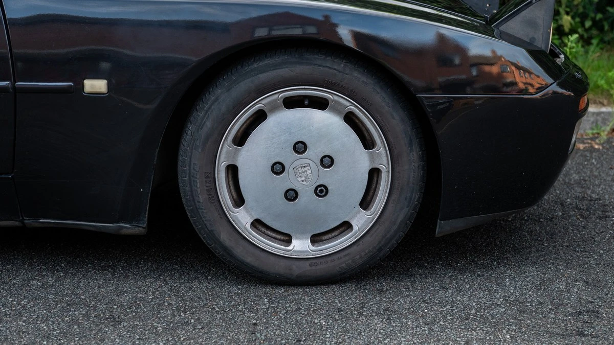 1988 Porsche 944 Turbo - Image 12 of 30
