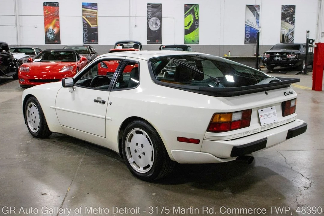 1988 Porsche 944 Turbo - Image 4 of 12