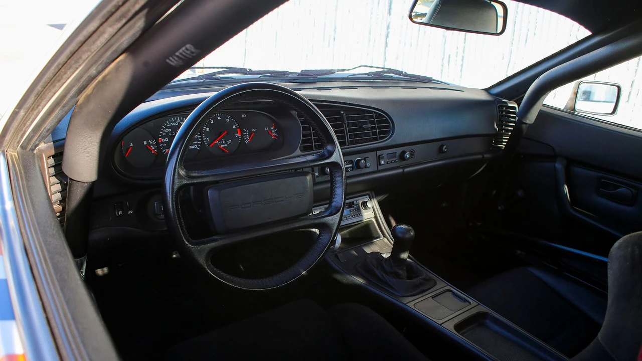 1988 Porsche 944 - Image 23 of 31