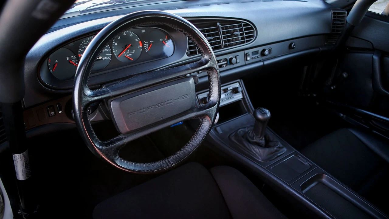 1988 Porsche 944 - Image 20 of 31