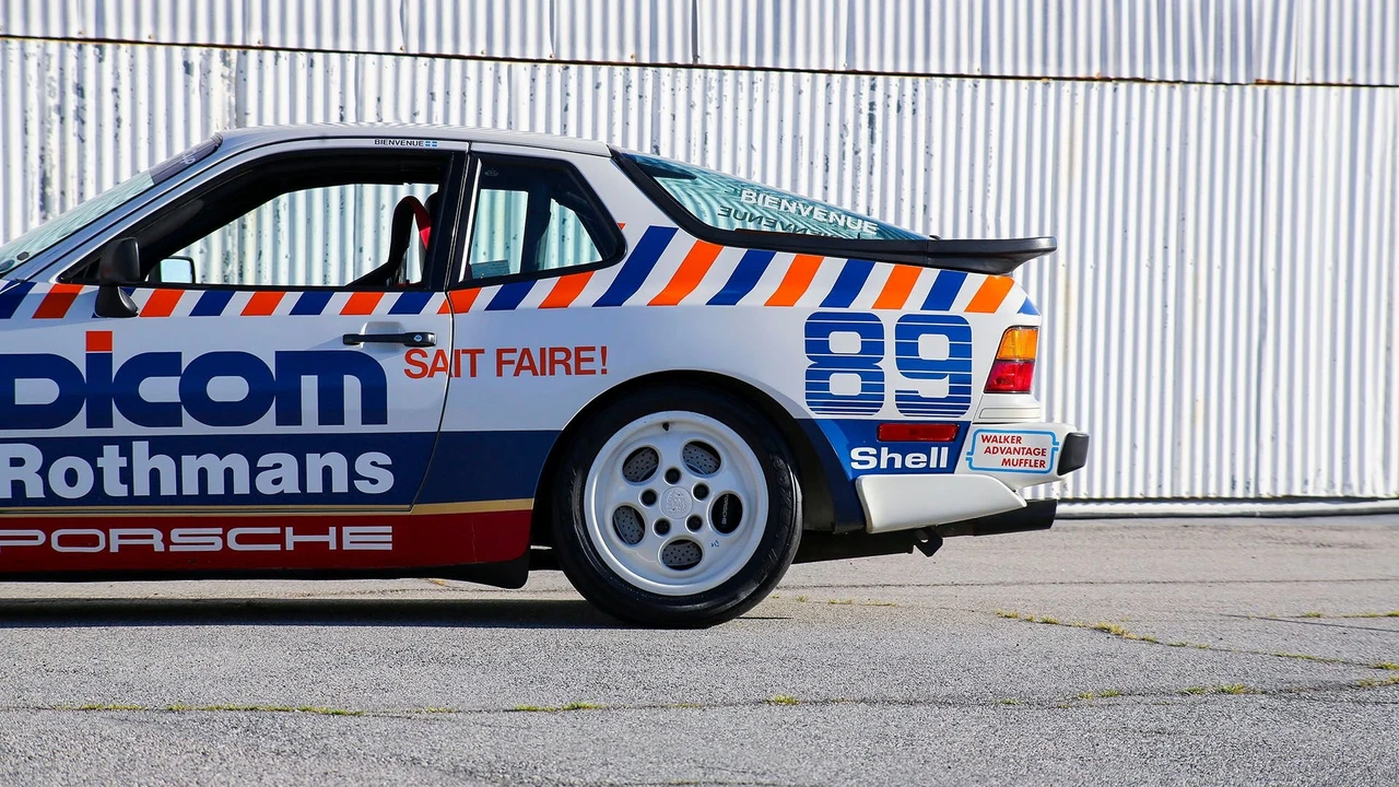 1988 Porsche 944 - Image 13 of 31