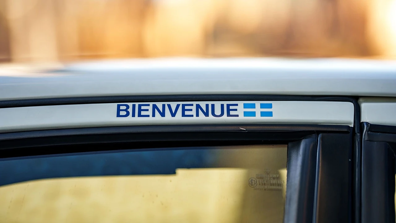 1988 Porsche 944 - Image 27 of 31