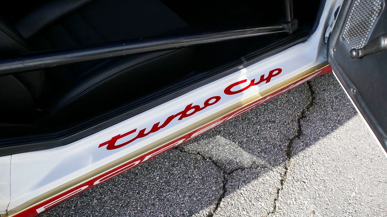 1988 Porsche 944 - Image 17 of 31