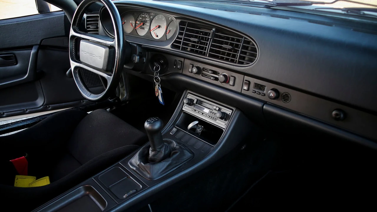 1988 Porsche 944 - Image 21 of 31
